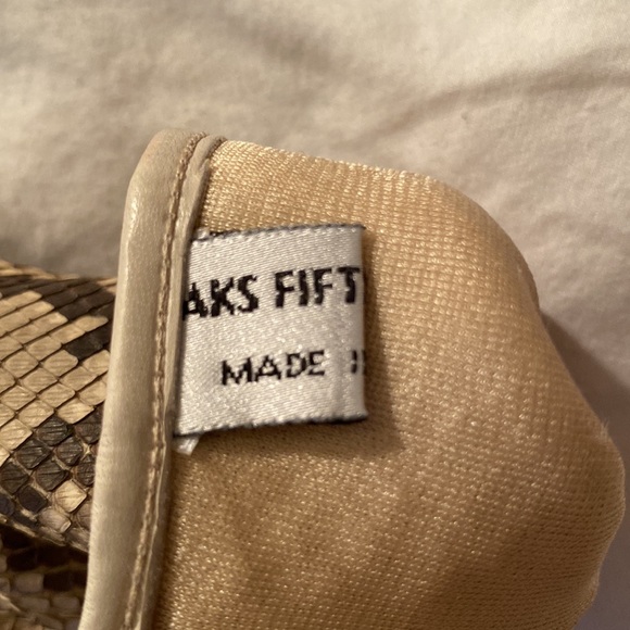 NEW SAKS FIFTH AVENUE genuine leather GLOVES w/silk lining sz 7 ITALY - Picture 6 of 10